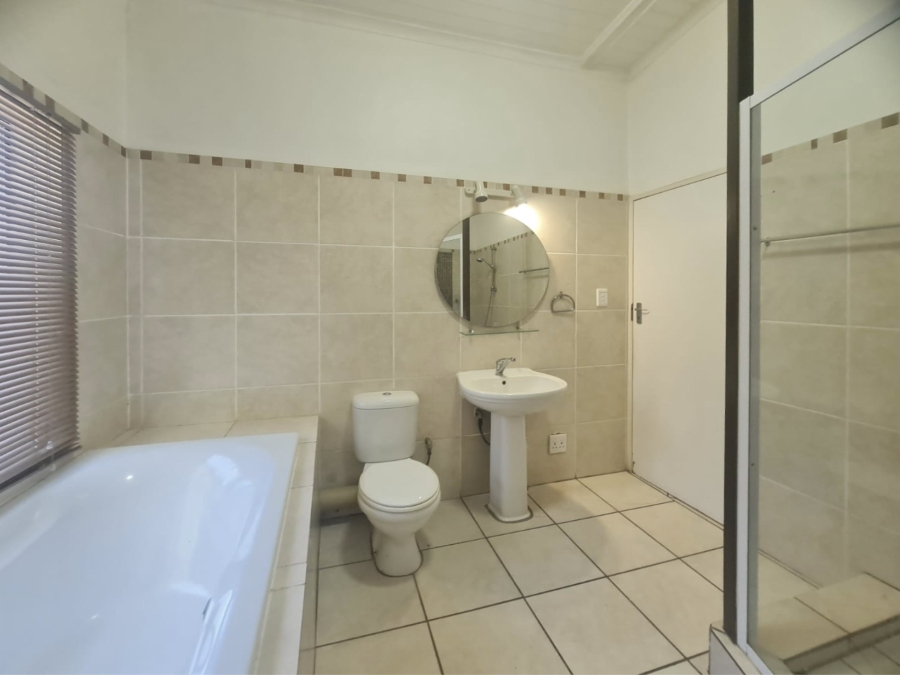 6 Bedroom Property for Sale in Meerhof North West